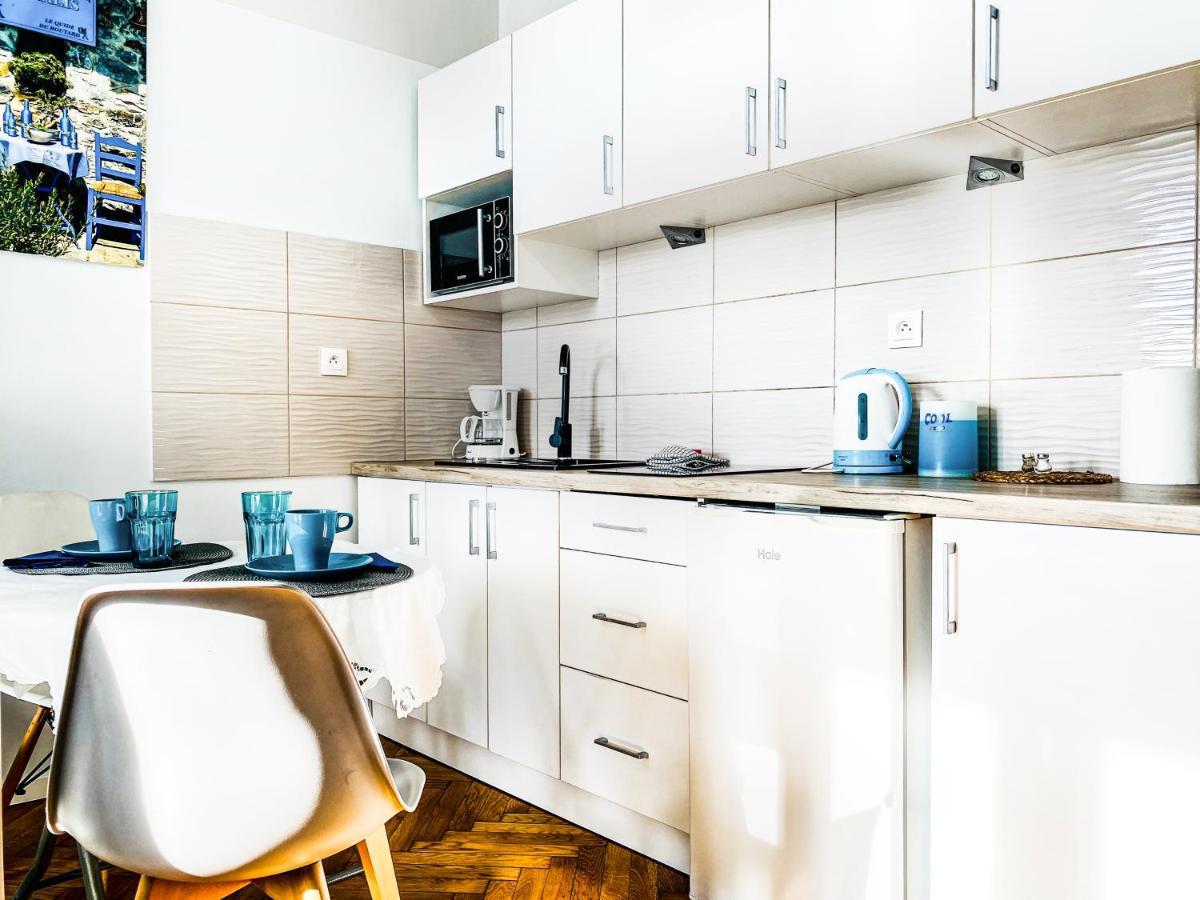Next To Wawel Castle, Vistula River & Old Town Cracow Apartment