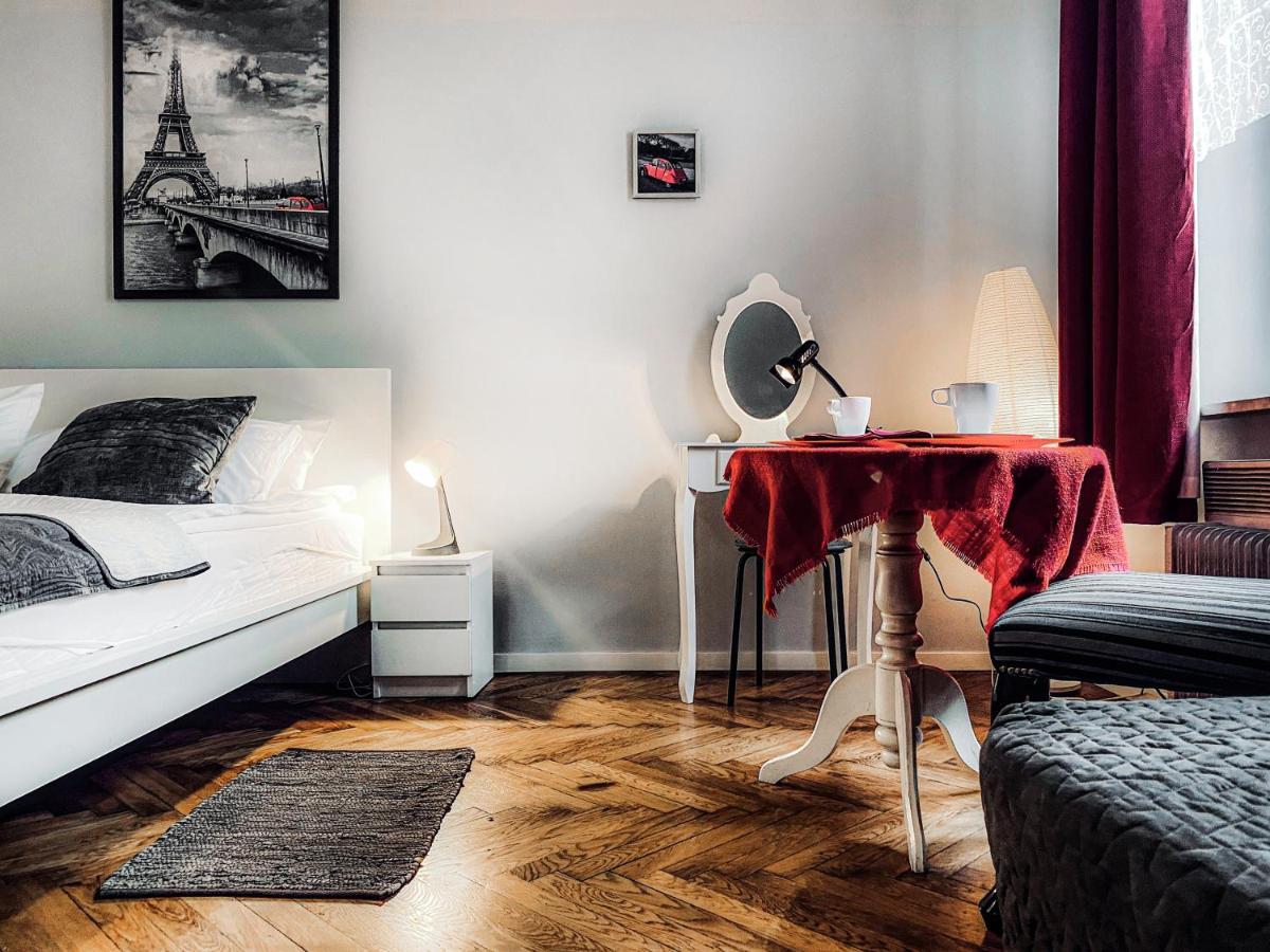 Next To Wawel Castle, Vistula River & Old Town Cracow Apartment